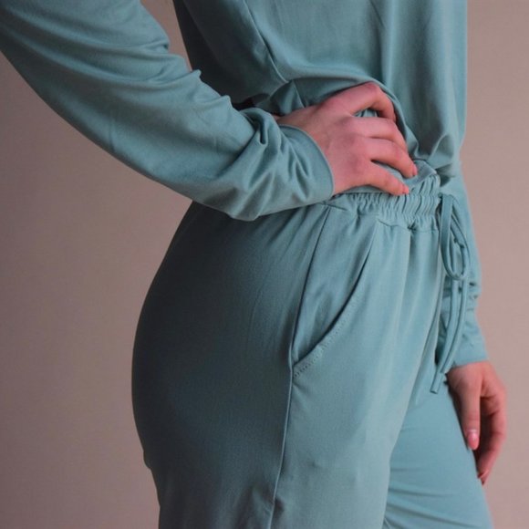 Sage Soft Green Lounge Set NWT - Picture 5 of 6